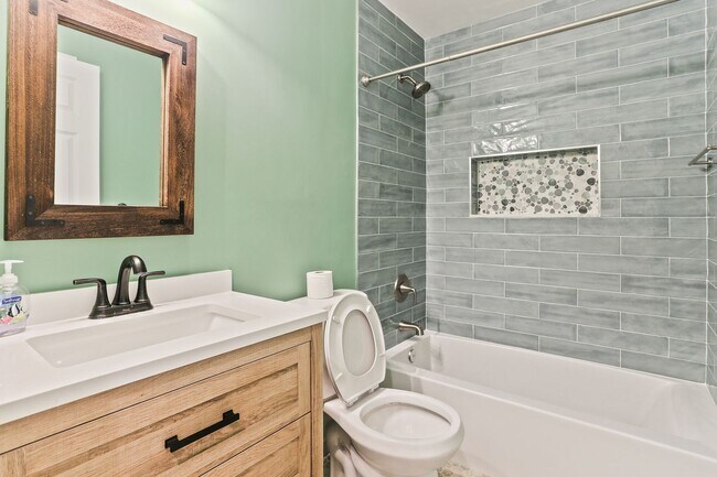 Building Photo - 20 Castle Garden Ct