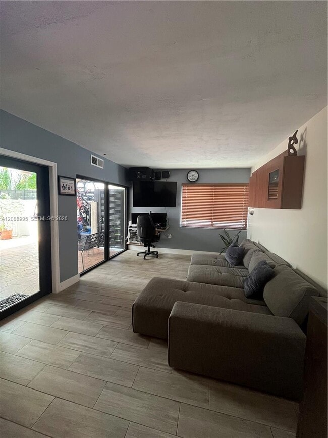 Building Photo - 447 NW 98th Ct