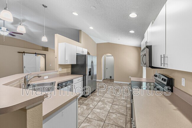 Building Photo - 1528 Vista Lake Cir