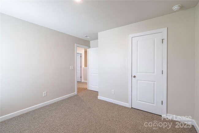 Building Photo - 2117 Morgan Hls Dr