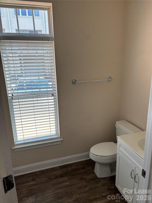 Building Photo - 1306 Kenilworth Ave