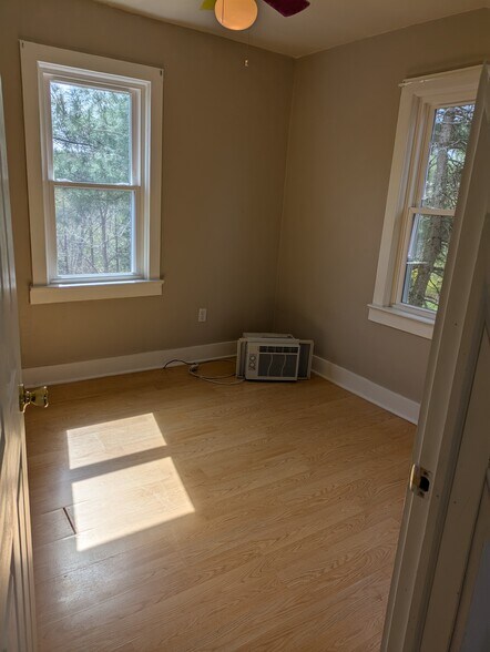 Building Photo - 22 Everittstown Rd