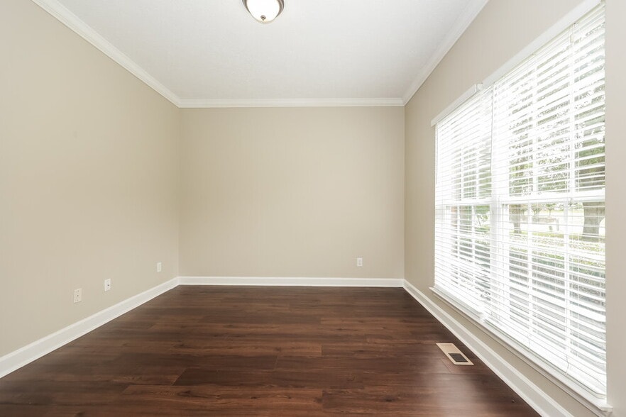 Building Photo - 1114 Poplar Hollow Dr