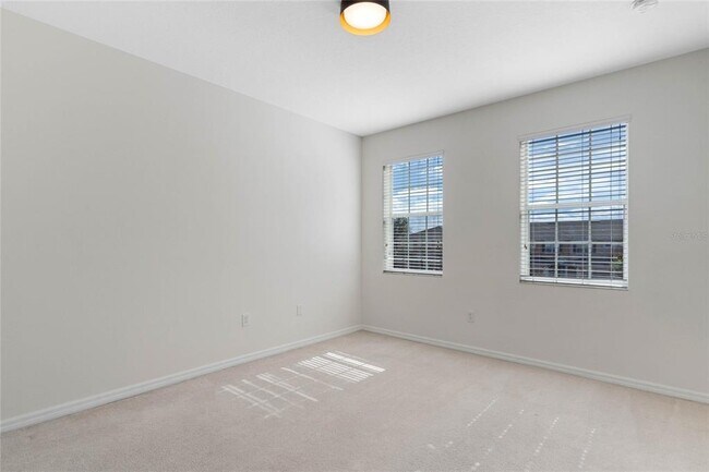 Building Photo - 102 Chelsea Dr