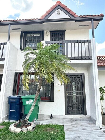 Primary Photo - 12025 SW 10th St