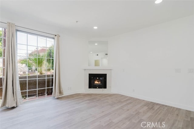 Building Photo - 18347 Saticoy St