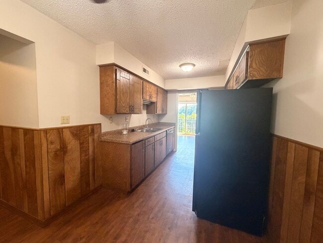 Interior Photo - 1006 S Inglewood, Apt 1-18
