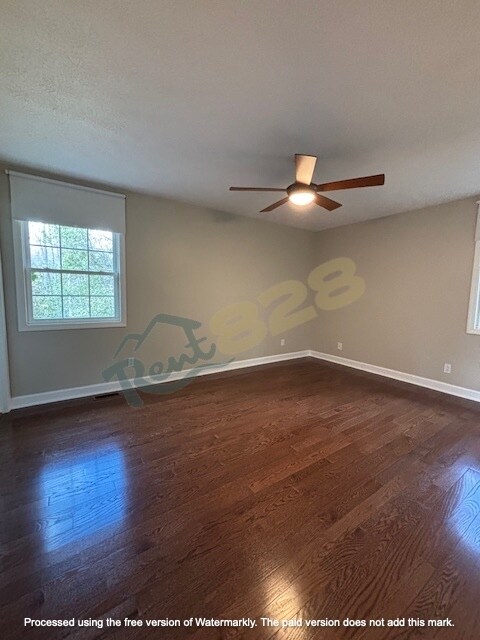 Building Photo - 201 Camellia Way