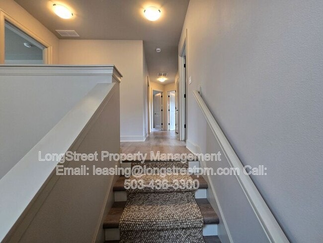 Building Photo - 3338 SE Summerfield Dr