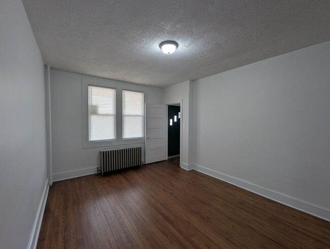 Building Photo - Charming updated 3 bedroom 1 bath Home in ...