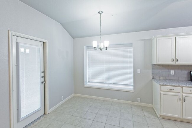 Building Photo - 2309 Mallard Dr