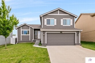 Building Photo - WELCOME HOME!
