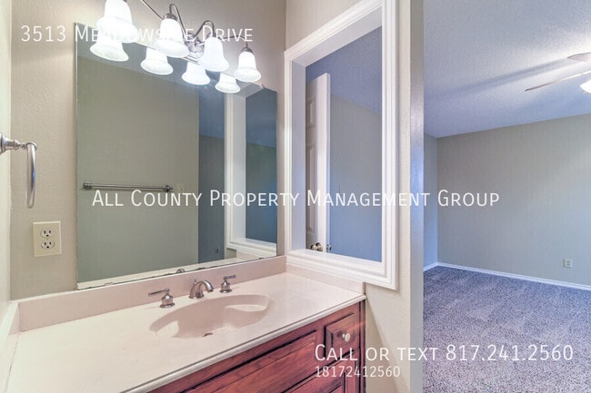 Building Photo - 3513 Meadowside Dr