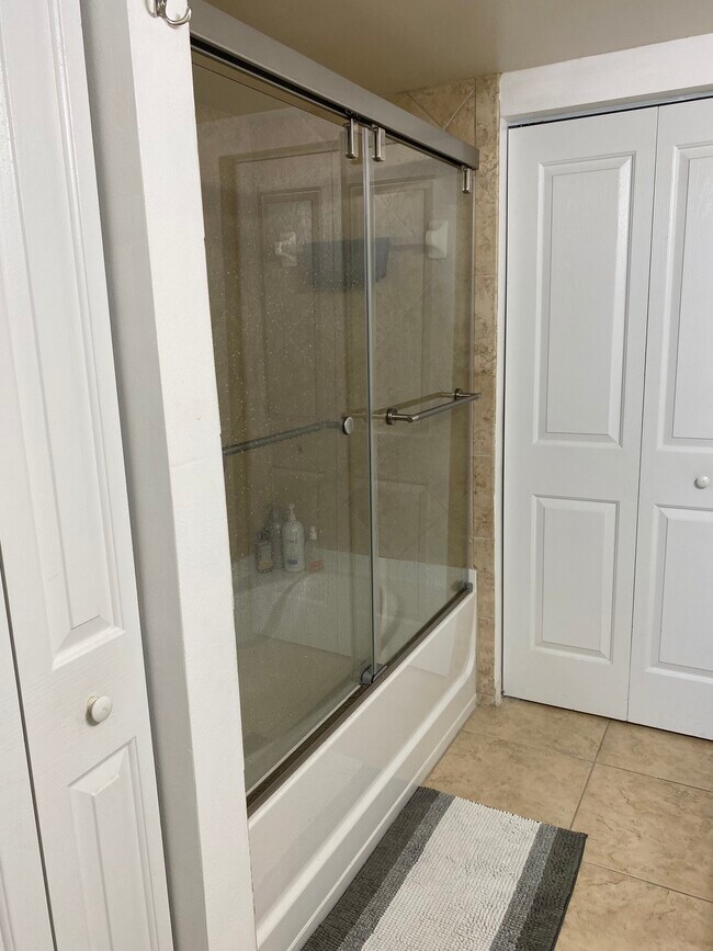 Building Photo - 600 S Dixie Hwy