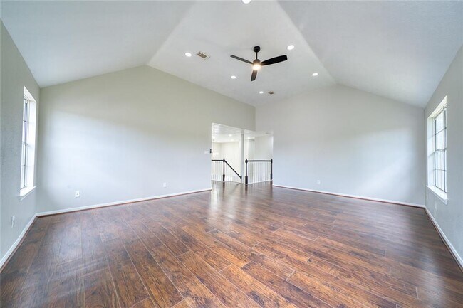 Building Photo - 619 Green Belt Dr