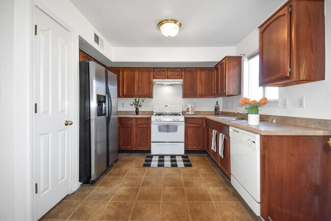 Building Photo - 12161 Sun Bridge Pl