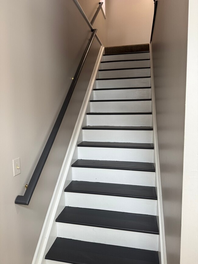 Building Photo - 921 Philadelphia St