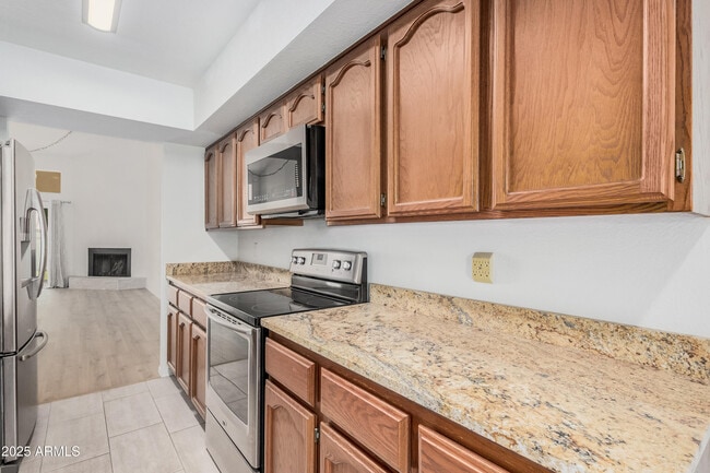 Building Photo - 625 E Northview Ave