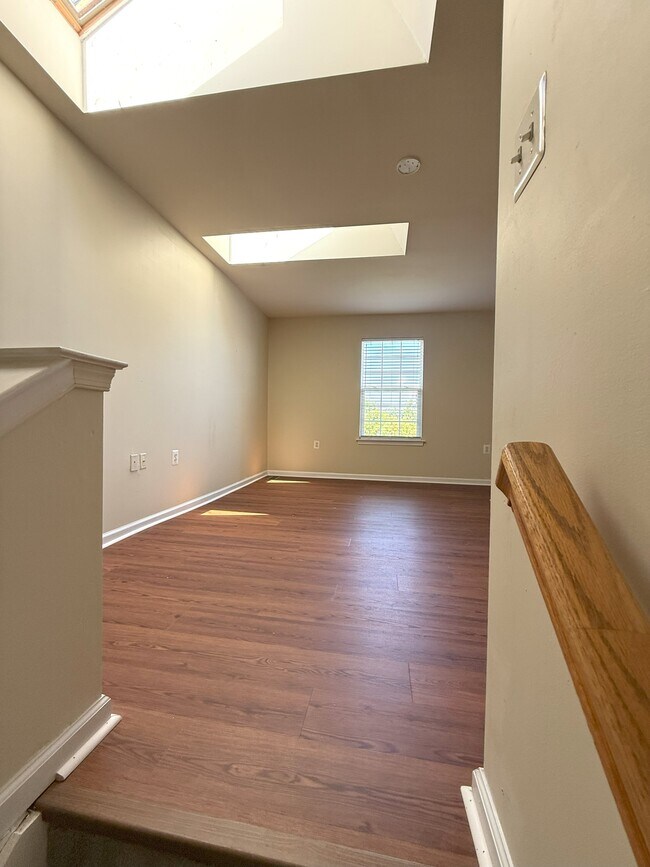 Building Photo - 379 Wheatfield Cir