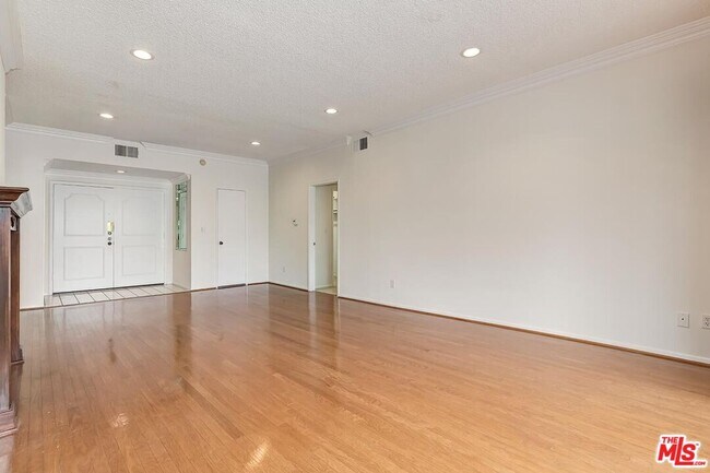 Building Photo - 1201 S Roxbury Dr