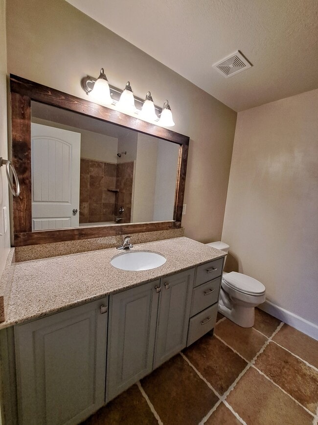 Building Photo - 1238 Baycrest Dr