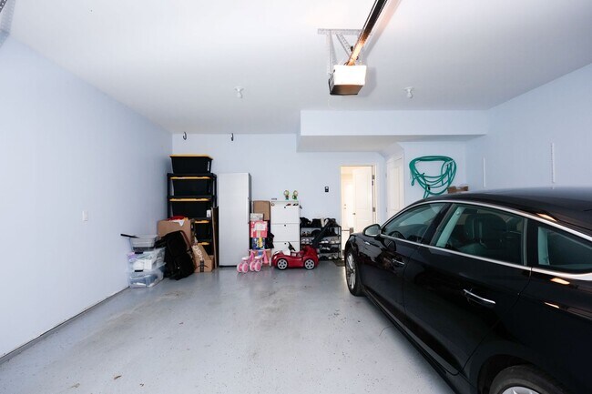 Building Photo - 119 High Pointe Dr