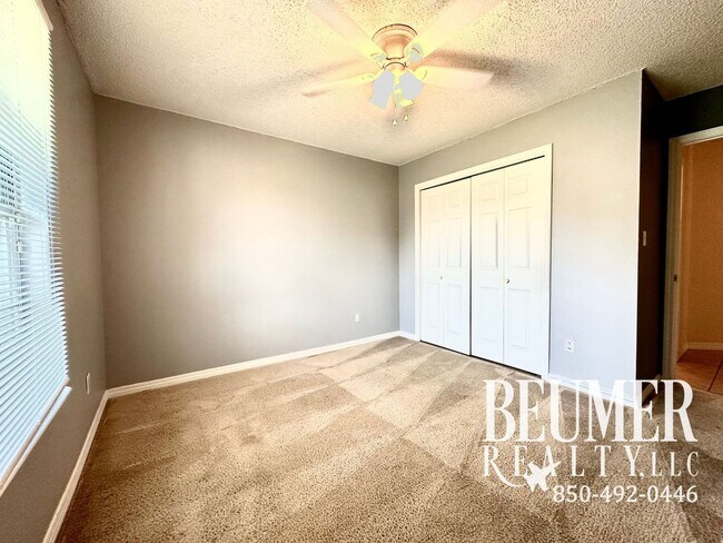 Building Photo - Beautiful 3Bed/2Bath Home Close to Correy Station