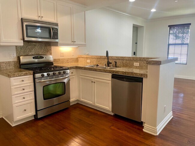 Building Photo - Welcome to your dream home in the heart of Tustin 92782!
