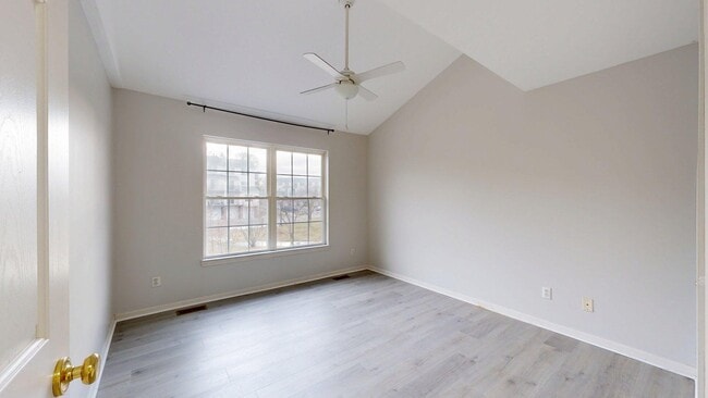 Building Photo - 1866 Lindsay Ln