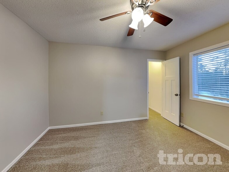 Building Photo - 5590 148th Ln NW