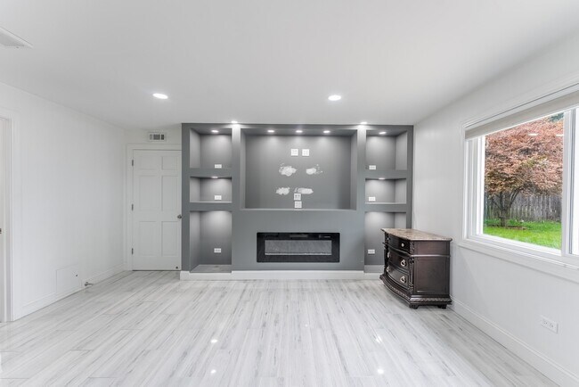 Building Photo - 22819 Davy Ct
