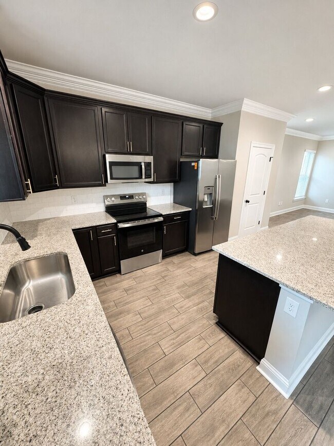 Building Photo - Willow Heights!