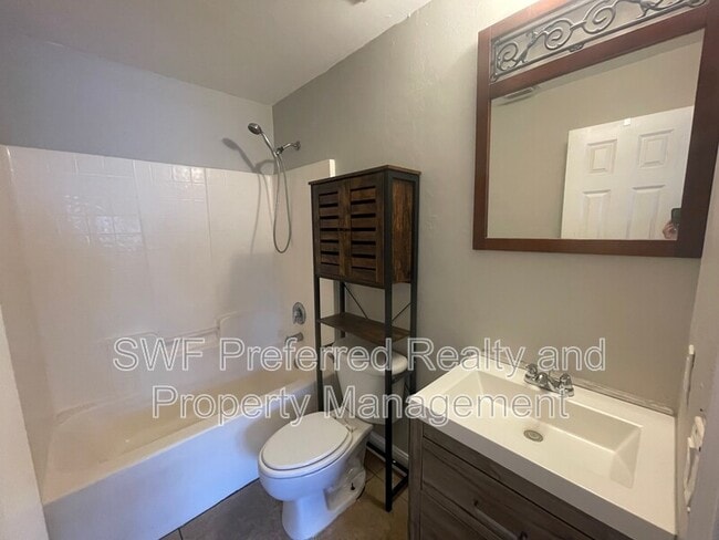 Building Photo - 222 Fairweather Ln