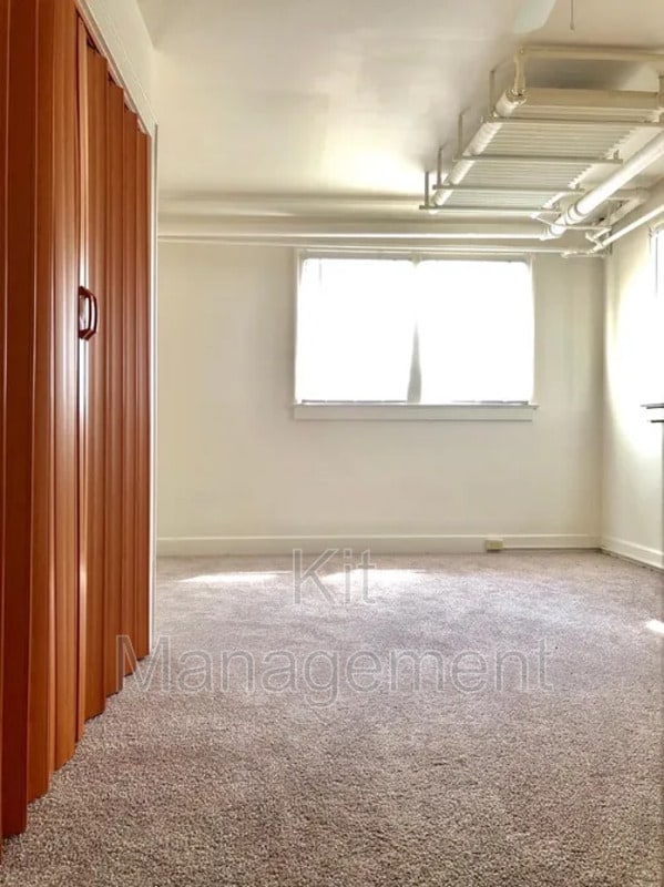 Building Photo - 700 Spencer St