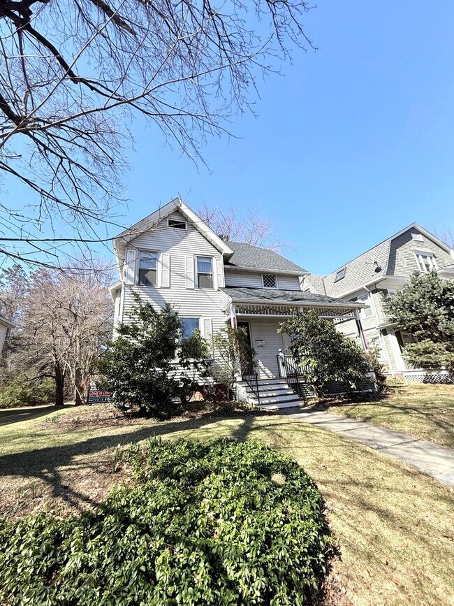 Building Photo - Tranquility on Oxford