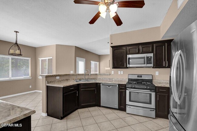 Building Photo - 3108 Tierra Nora Dr