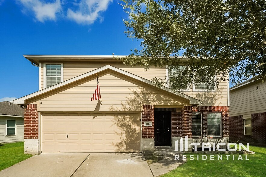 Primary Photo - 2119 Summit Meadow Dr