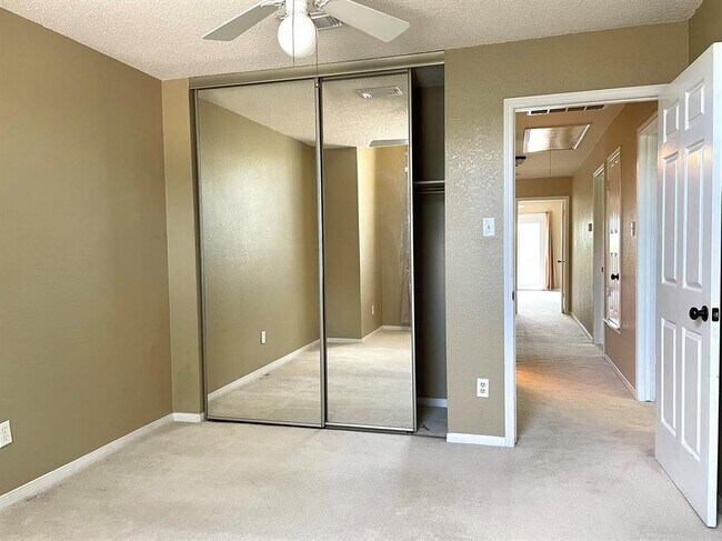 Building Photo - 9005 Scottish Pastures Dr