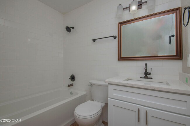 Building Photo - 3119 W 23rd Ct
