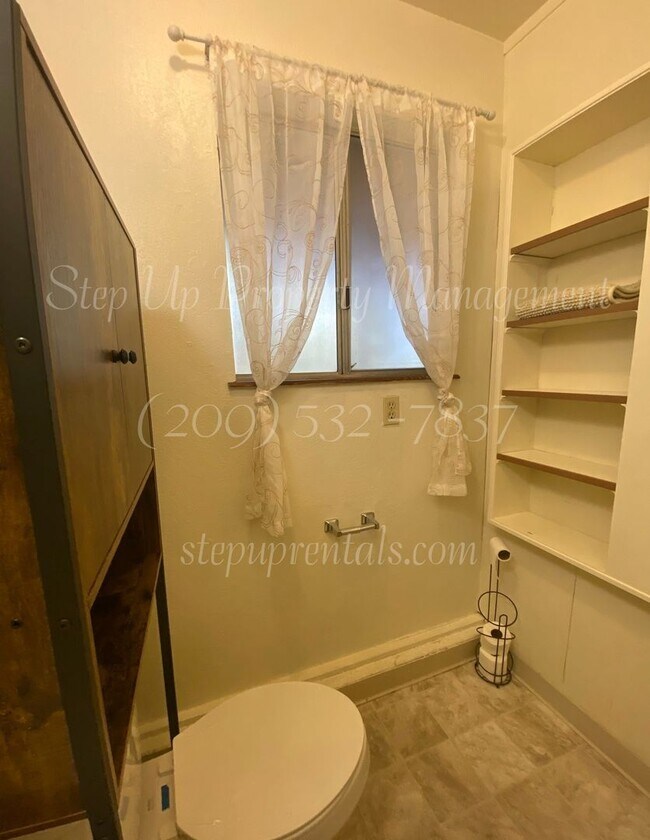 Building Photo - 17350 Mt Everest Ct