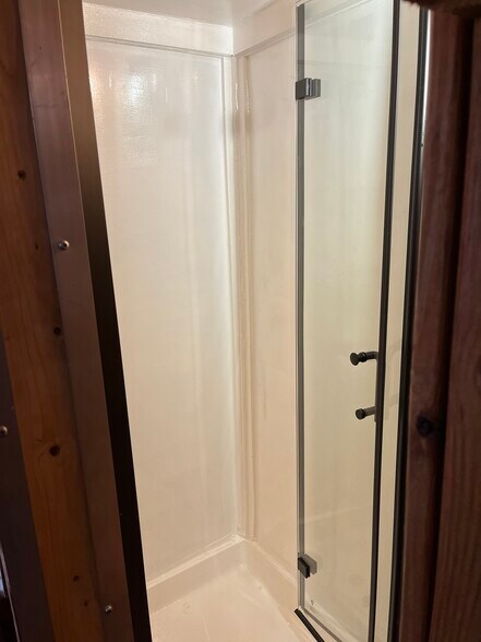 Building Photo - 142 Webster St NE