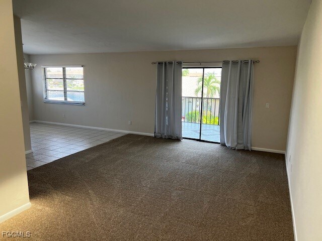 Building Photo - 4528 SE 5th Pl