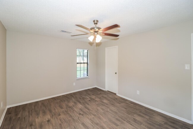 Building Photo - 6230 Sylva Rena Dr