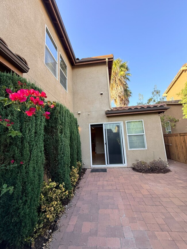 Building Photo - 1824 Wolf Canyon Loop