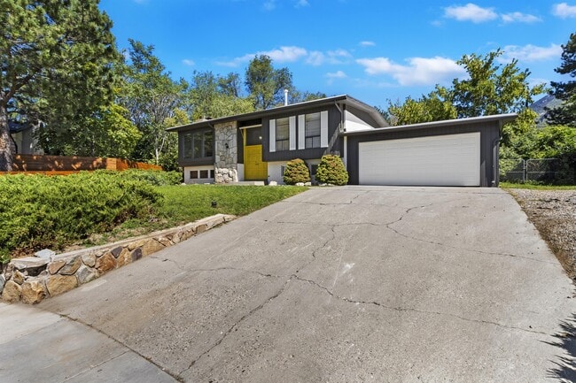 Building Photo - 7841 Da Vinci Dr