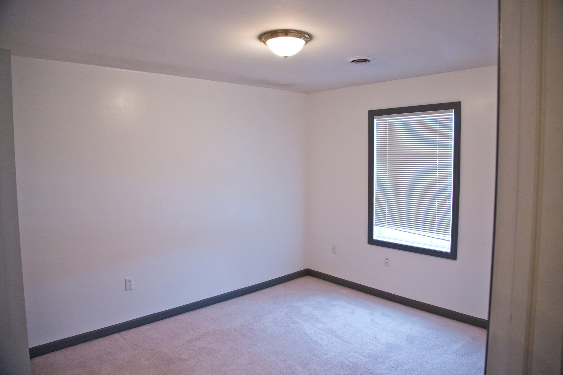 Building Photo - 1460 Blue Course Dr