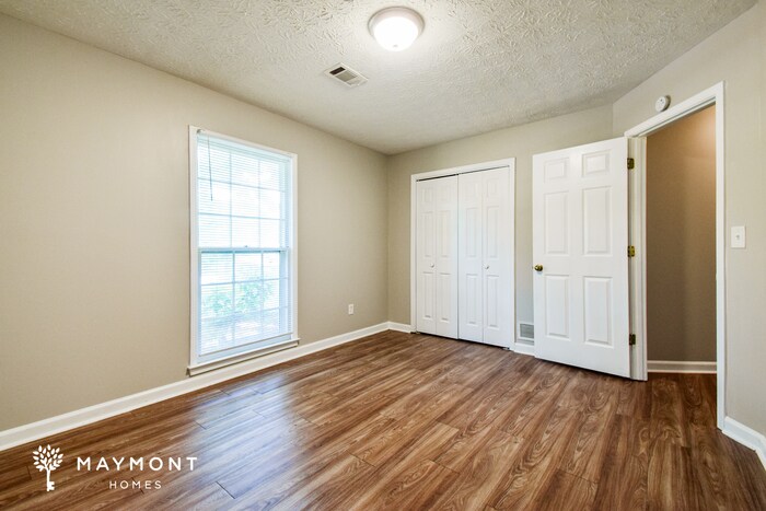 Building Photo - 2355 Fieldstone Dr SE