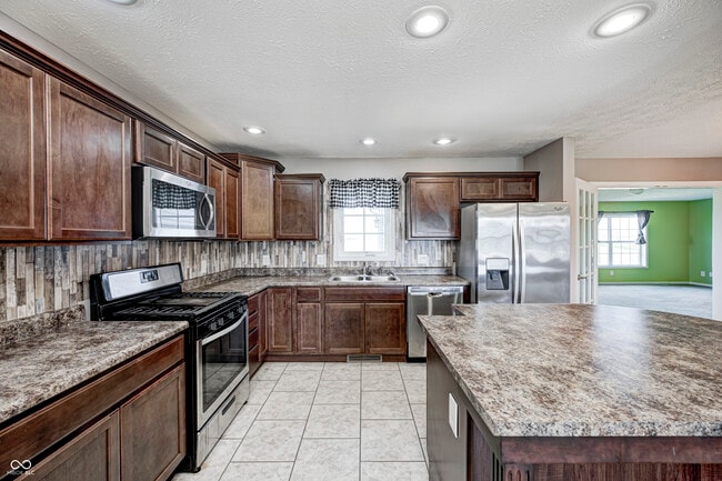 Building Photo - 525 West St