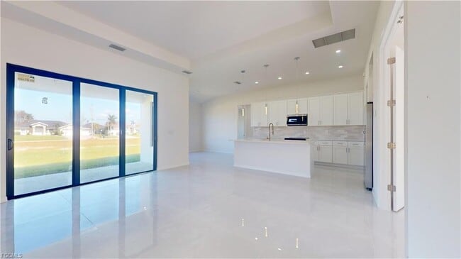 Building Photo - 2421 NW 24th St