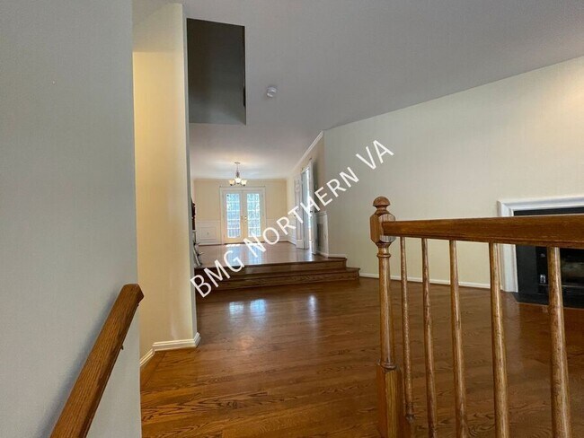 Building Photo - 2105 Kings Garden Way